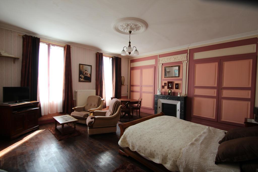 مبيت وإفطار Vaudelnay Domaine Des Roses الغرفة الصورة