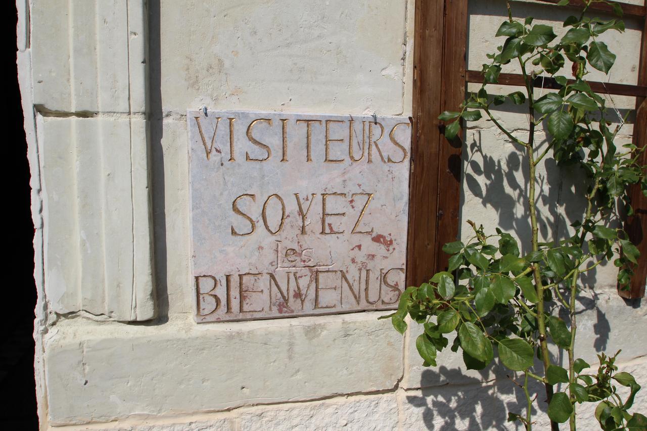 مبيت وإفطار Vaudelnay Domaine Des Roses المظهر الخارجي الصورة